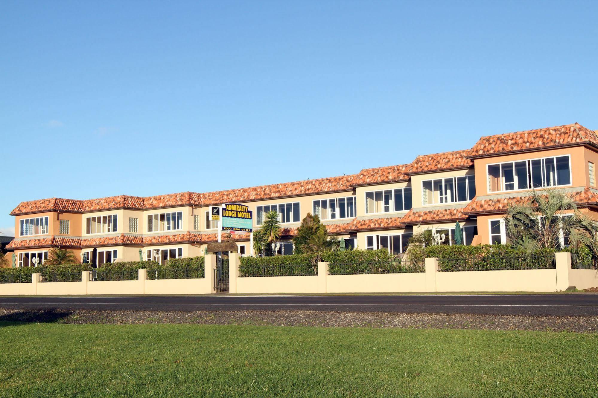 Admiralty Lodge Motel Whitianga Exterior photo